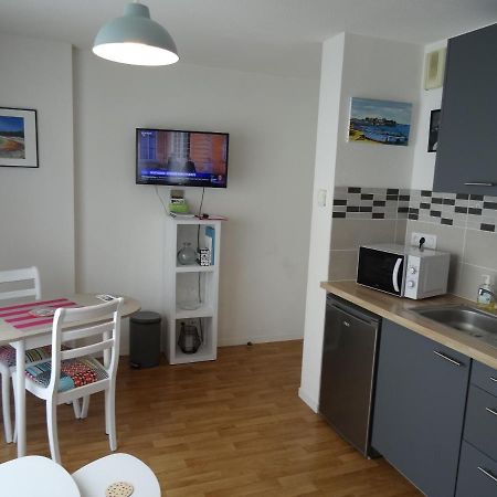 Studio Calme Et Agreable "Le Clos D'Acadie" - Auray Apartment Bagian luar foto